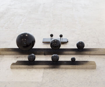 Sem título, madeira, plástico e ferro / Untitled, wood, plastic and iron / Galeria Quadrum, Lisboa, 2013