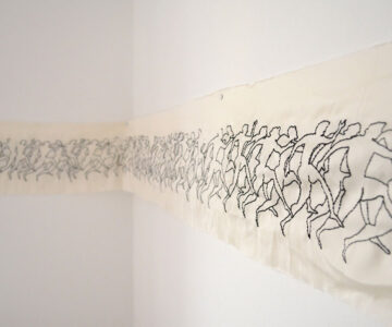 'Runners', bordado em tecido, bordado infinito, 25 x ∞, 2020 - hoje / 'Runners', embroidery on fabric, endless embroidery, 25 x ∞, 2020 - today