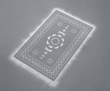 Pest Carpet I (Rat Council) // Réplica de inseticida em pó, 400 x 280 cm // Insecticide powder replica, 400 x 280 cm // 2022